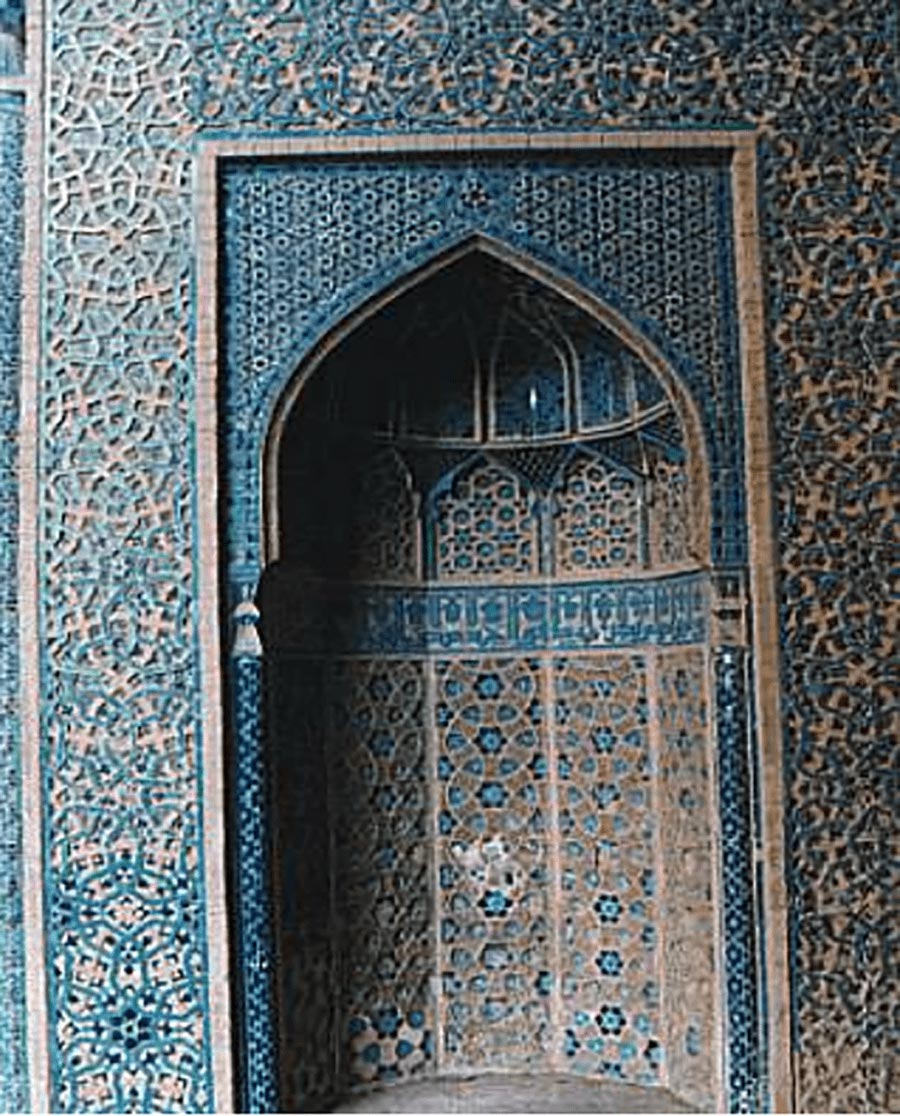 هنر محراب در کاشی کاری